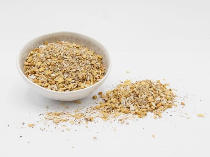 gekeimtes-muesli-basismischung Keimkorn Basis Müsli Bio in der Dekoschale und lose