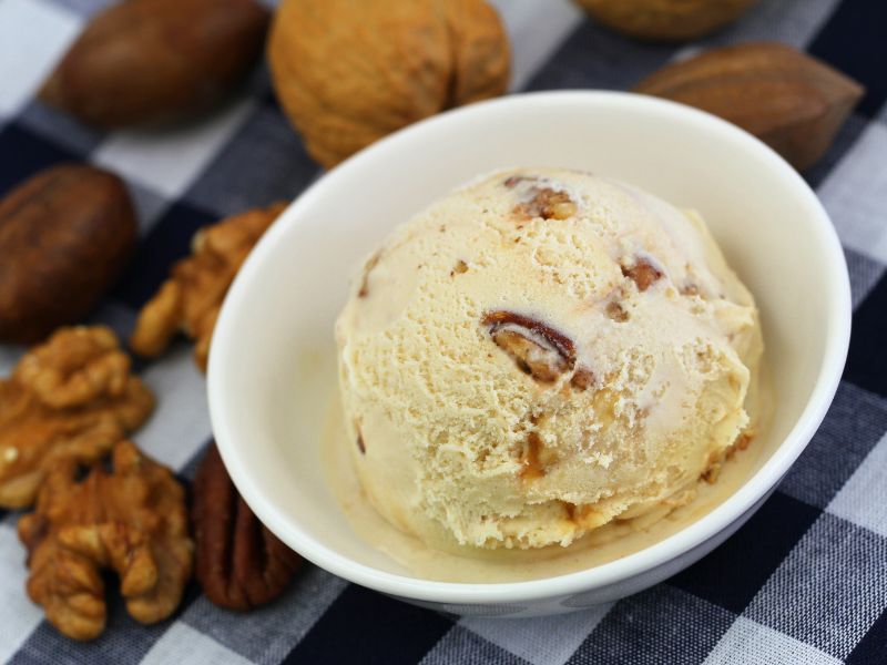 pekannuss-und-walnuss-eiscreme Pekannuss- und Walnuss-Eiscreme